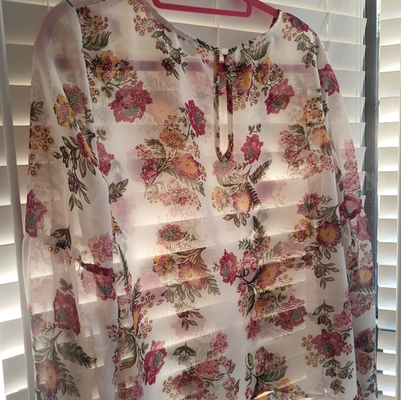 Pink Rose Ruffled Blouse - Picture 2 of 5